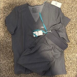 Figs Charcoal Scrub Set Medium